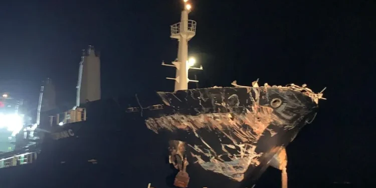 Ahırkapı’da iki gemi çarpıştı