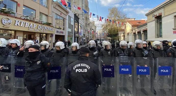 Paris katliamı protestosunda gözaltına alınanlar serbest bırakıldı