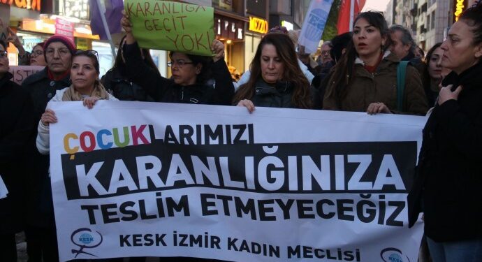 KESK’li kadınlar çocuk istismarına karşı sokağa çıktı