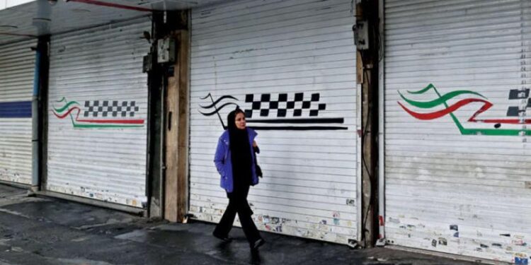 Genel grev ve protestolar devam ediyor: İran rejimi yine halkı tehdit etti