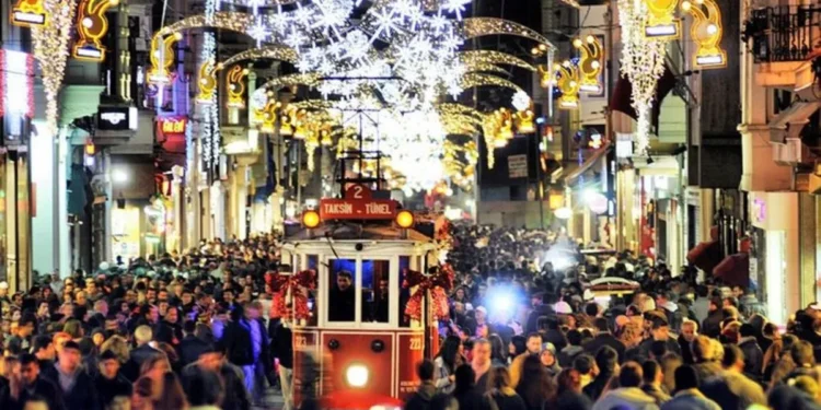 İstiklal yılbaşı kutlamalarına kapatıldı