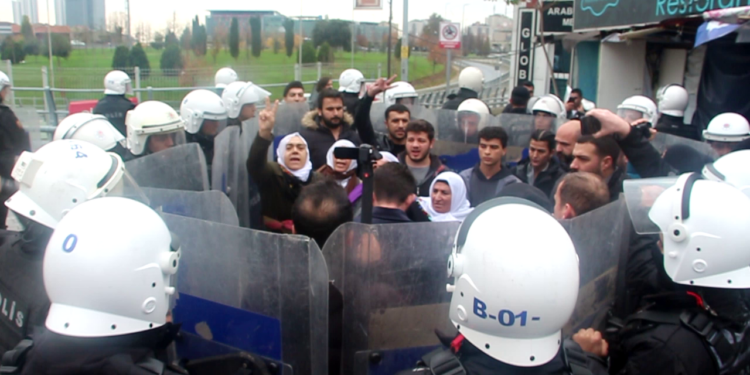 Gözaltına alınan tutuklu yakınları serbest bırakıldı