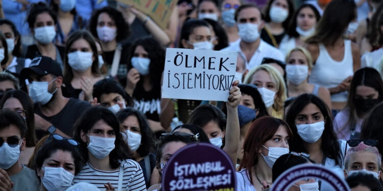 Kadın direniş yöntemi: Özsavunma