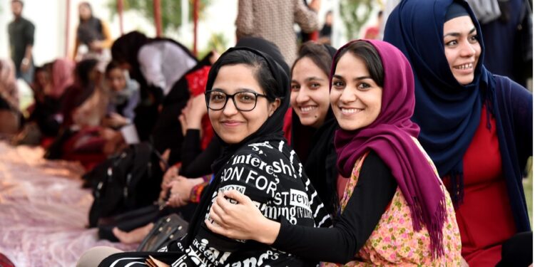 Afganistan’da STK’lar çalışmalarını durdurdu: Kadınlar olmadan çalışamayız