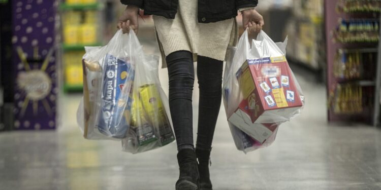 Erdoğan imzası ile alışveriş poşetine de zam yapıldı