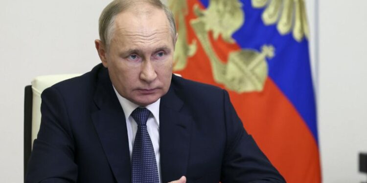 Putin: Balistik füzesi Sarmat’ı savaş görevi için konuşlandıracağız