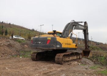 Kayyum belediyesi Dicle Nehri yatağını değiştiriyor