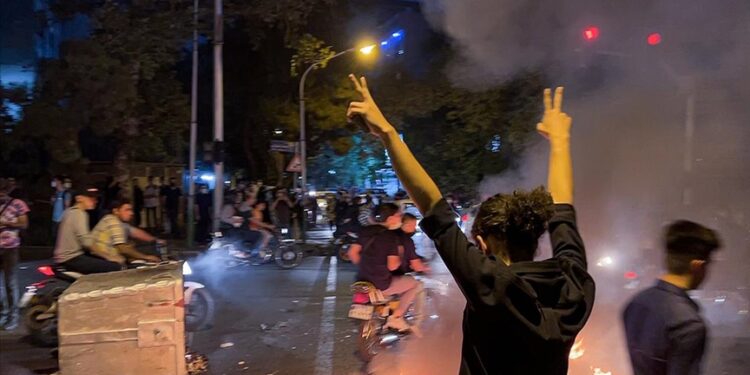 Beluc Aktivistleri Kampanyası: Devrim Muhafızları 7 Beluc çocuğa tecavüz etti