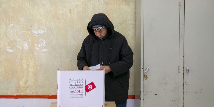 Tunus’ta seçim boykotu: Yüzde 91 sandığa gitmedi