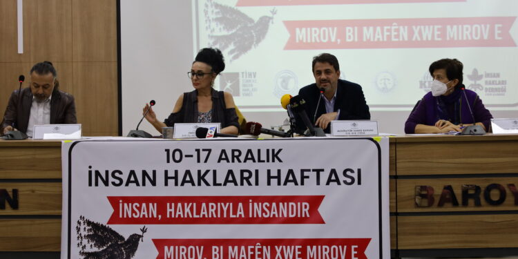 Keskin: Biz Kemalistler ve İslamcılar arasında sıkışmış yüzde 15’iz