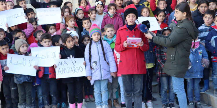 Çocuklardan çağrı: Ambargo bizi öldürüyor
