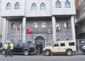 Buluttekin: Muhalefet sessiz kaldığı kayyumla karşı karşıya geldi