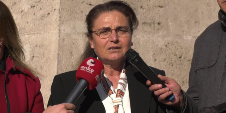 Asker aileleri: Çocuklarımız sessiz sedasız defnediliyor