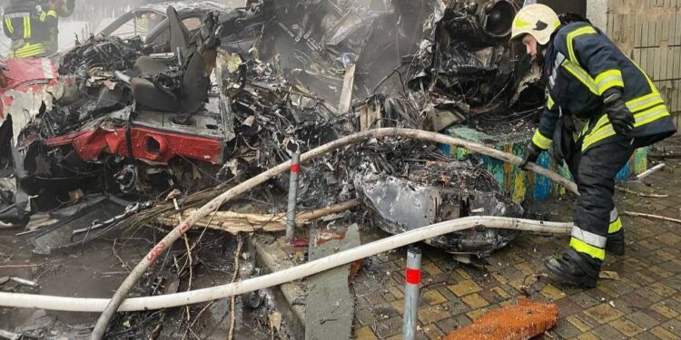 Ukrayna’da İçişleri Bakanı dahil 16 kişi helikopter kazasında öldü