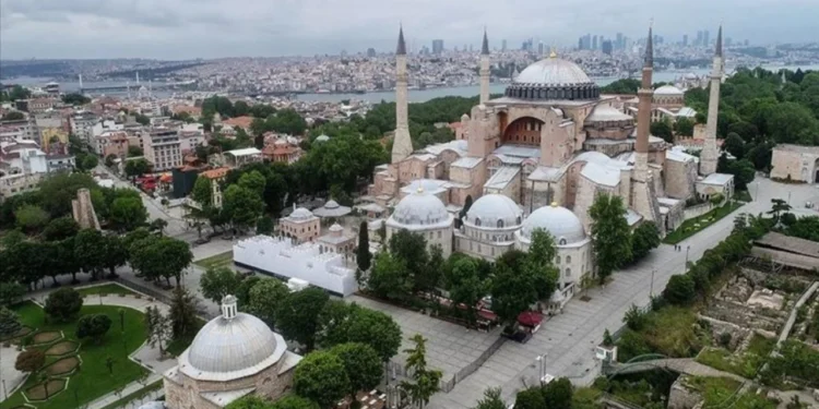 3 ülke Türkiye’deki yurttaşlarını uyardı: İbadet yerlerinde dikkatli olun