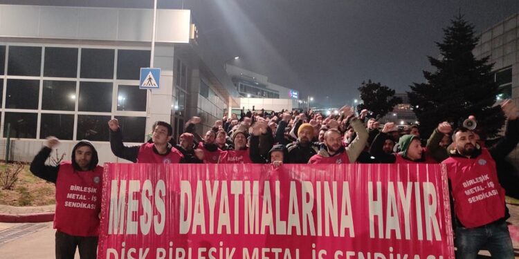 MESS dayatmalarına karşı Metal işçileri eylemlere başladı