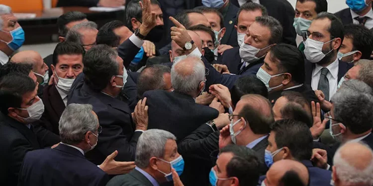 2022 yasama yılında AKP sadece 1 soru önergesi ver