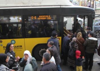 Amed’te otobüs çilesi: Kayyum halka hizmet götürmüyor
