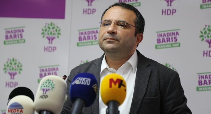 HDP: Gazetecilerin yanında olmaya devam edeceğiz