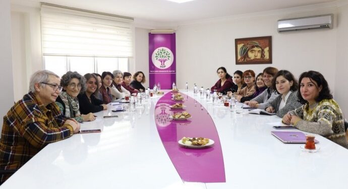 Emek ve Özgürlük İttifakı bileşeni kadınlar toplantı yaptı