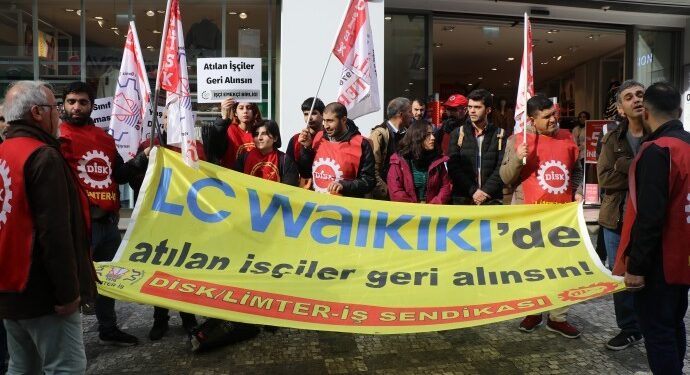 LC Waikiki işçilerinin eylemi sürüyor: Mağazaları boykot edin