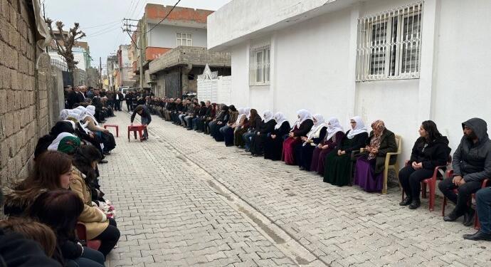 Avcı için kurulan taziyeye kitlesel ziyaret