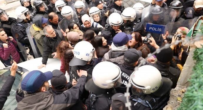 Wan’da eylem yasakları; Anayasa’nın bir anlamı yok demek