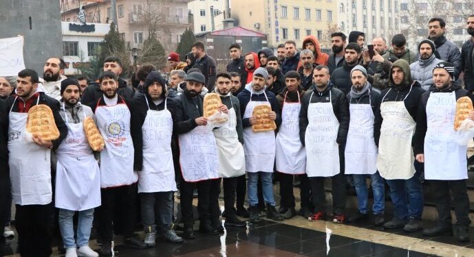 Fırın işçileri yevmiye hakları için grev yaptı