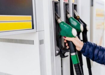 Benzine zam geldi