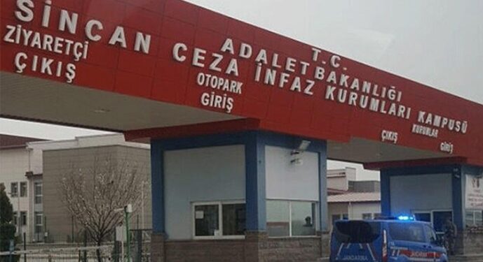 Pozantı müdürü Sincan’da: İlk işi tutuklulara dava oldu