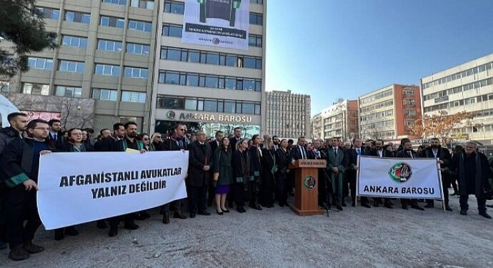 Avukatlar eylemdeydi: Biz tehlikedeysek siz de tehlikedesiniz