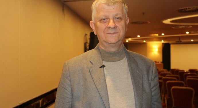 Tahmaz: Barışçıl çözüm için muhalefet daha cesaretli olmalı