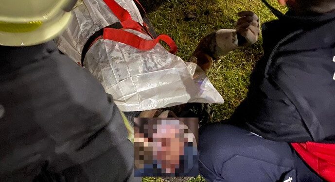 Amed’de bir genç bedenini ateşe verdi