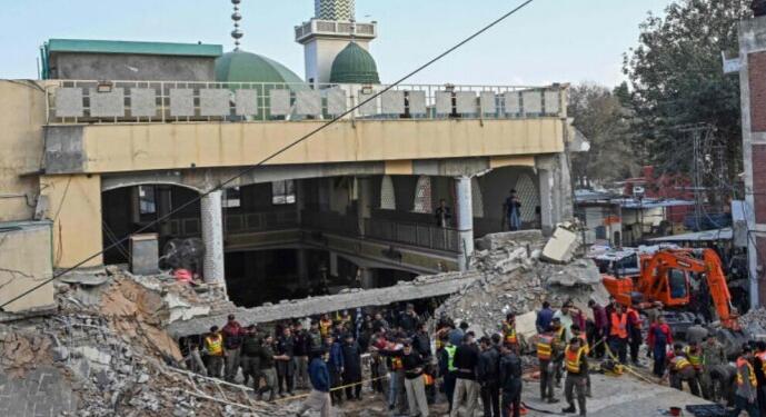 Pakistan’da camiye saldırı: En az 44 ölü, 150 yaralı