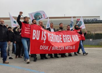 Birleşik Metal-İş Schneider Enerji’de greve çıktı