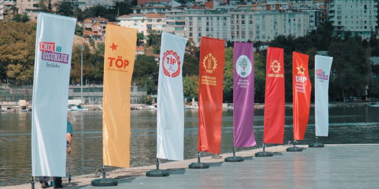 Kadınlardan mitinge katılım çağrısı