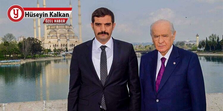 Her şey çok aşikar göze sokularak yapılıyor