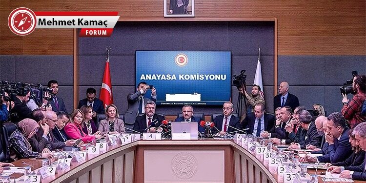 Başörtüsüne Anayasal güvencede evet-hayır tuzağı