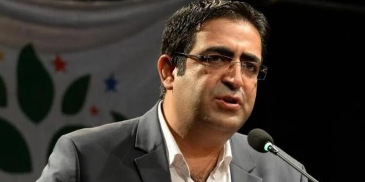 Baluken Toplum ve Hekim Dergisi’ne yazdı: Toplumun taşıması gereken sorumluluklarla..