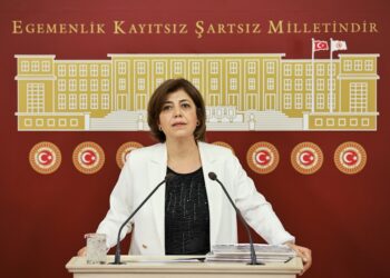 HDP Anayasa Komisyonu görüşmelerine katılmayacak: Başörtüsünü seçim kampanyasına dönüştürdüler