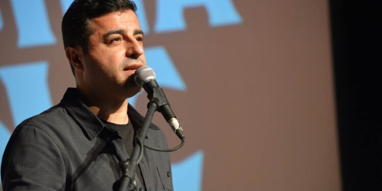Demirtaş’tan Altılı Masa’ya: HDP’ye gelince üç maymunu oynuyorlar