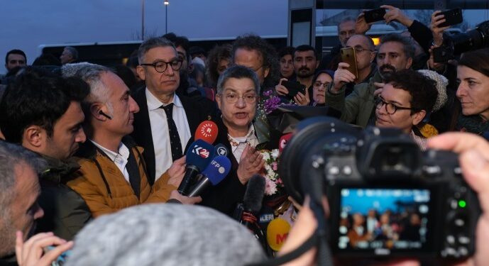 Cezaevinde çıkan Fincancı: Her türden silahın yasaklanması için elimizden geleni yapacağız