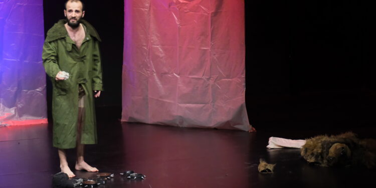 Kûçikê Stalîn oyunu Ankara’da: Kürt tiyatrosu var olmak istiyor