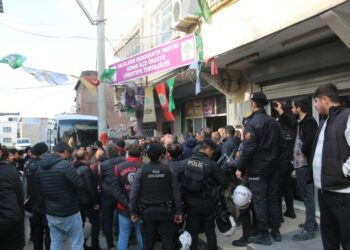 İzmir’de tecrit protestosunda gözaltına alınanlar serbest bırakıldı