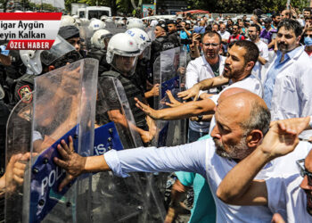 Gazeteci Demirhan: Bu rejime faşizm demek gerek