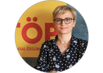 Demokratik Cumhuriyet Demokratik Anayasa Sempozyumu