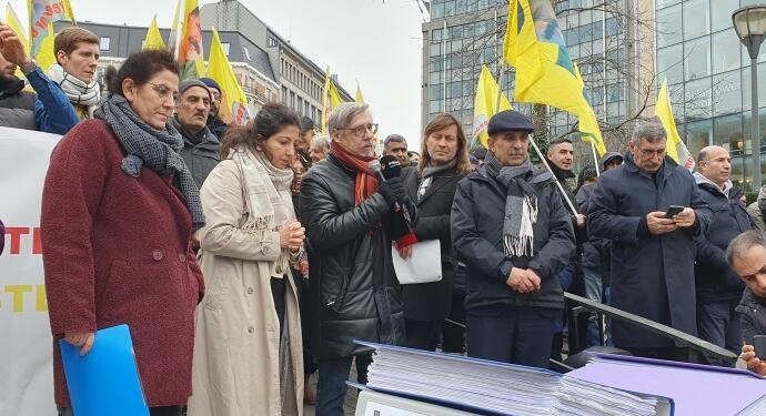 PKK için toplanan 3 milyon imza AK’ye sunuldu