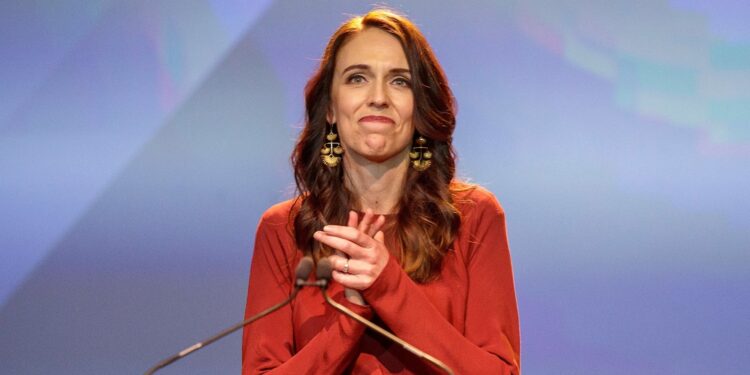 Yeni Zelanda Başbakanı Ardern istifa etti