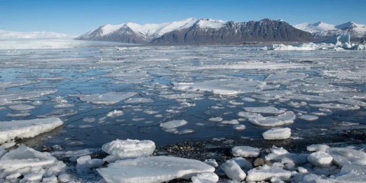 Sıcaklıklar artarsa buzulların yüzde 49’u eriyecek