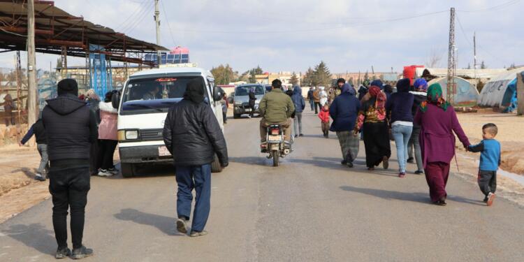 Depremden zarar gören yaklaşık bin aile Halep’ten Şehba’ya ulaştı